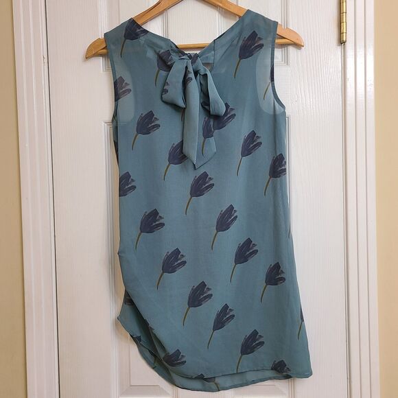 Cabi 984 Semi Sheer Blue Green Tulip Pleated Tie Back Sleeveless Blouse Size XS - Picture 4 of 10